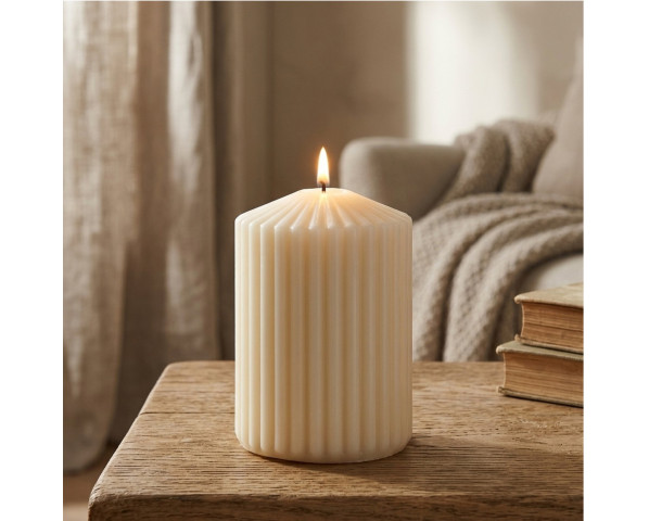 Boltze Stumpenkerze Rillea 10 cm Cremeweiss auf Möbel - bowi.ch