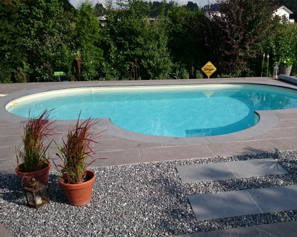 Schwimmbecken SWIM oval Folie Farbe sand Erdeinbau mit Römischen Treppen-Einstieg - bowi.ch