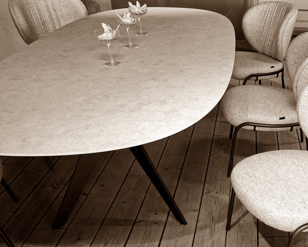 Low Zumsteg Dining Gartentisch Lana oval 240 Crema gestockt / Speziabraun - bowi.ch