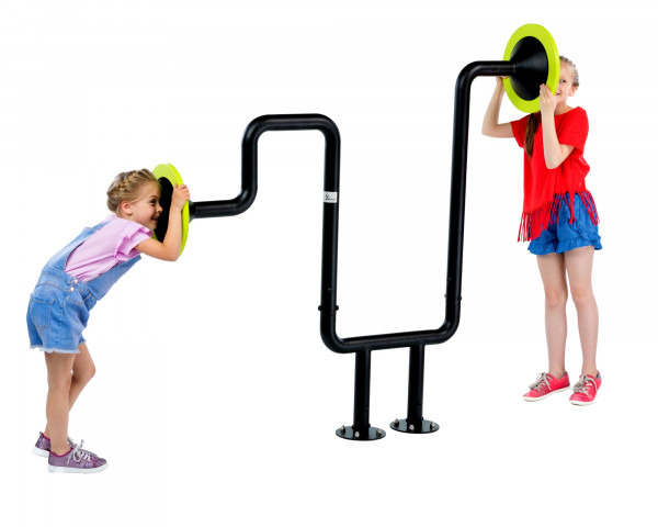 Kinder beim Spielen mit dem Sprechrohr - bowi.ch